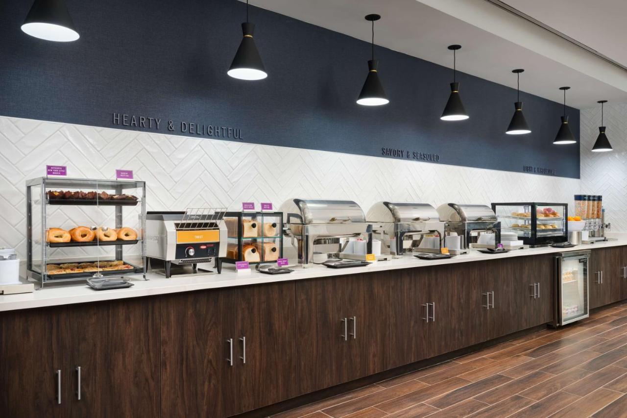Hampton Inn Towson Downtown Экстерьер фото