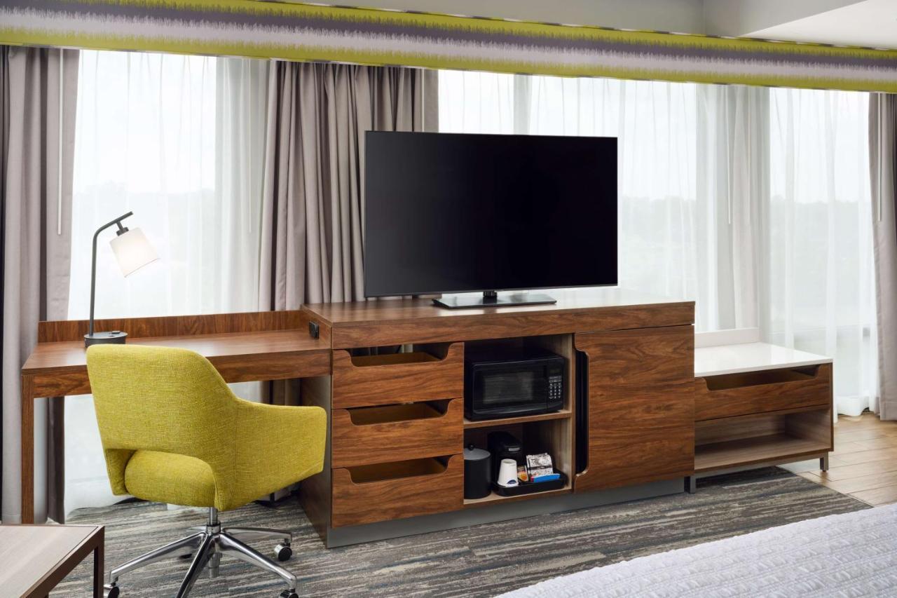 Hampton Inn Towson Downtown Экстерьер фото