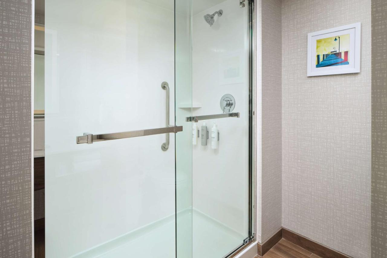 Hampton Inn Towson Downtown Экстерьер фото