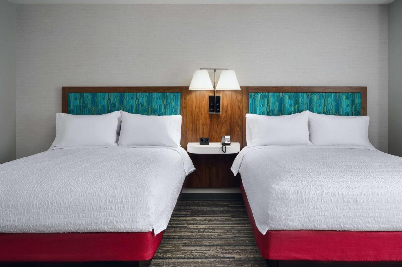 Hampton Inn Towson Downtown Экстерьер фото