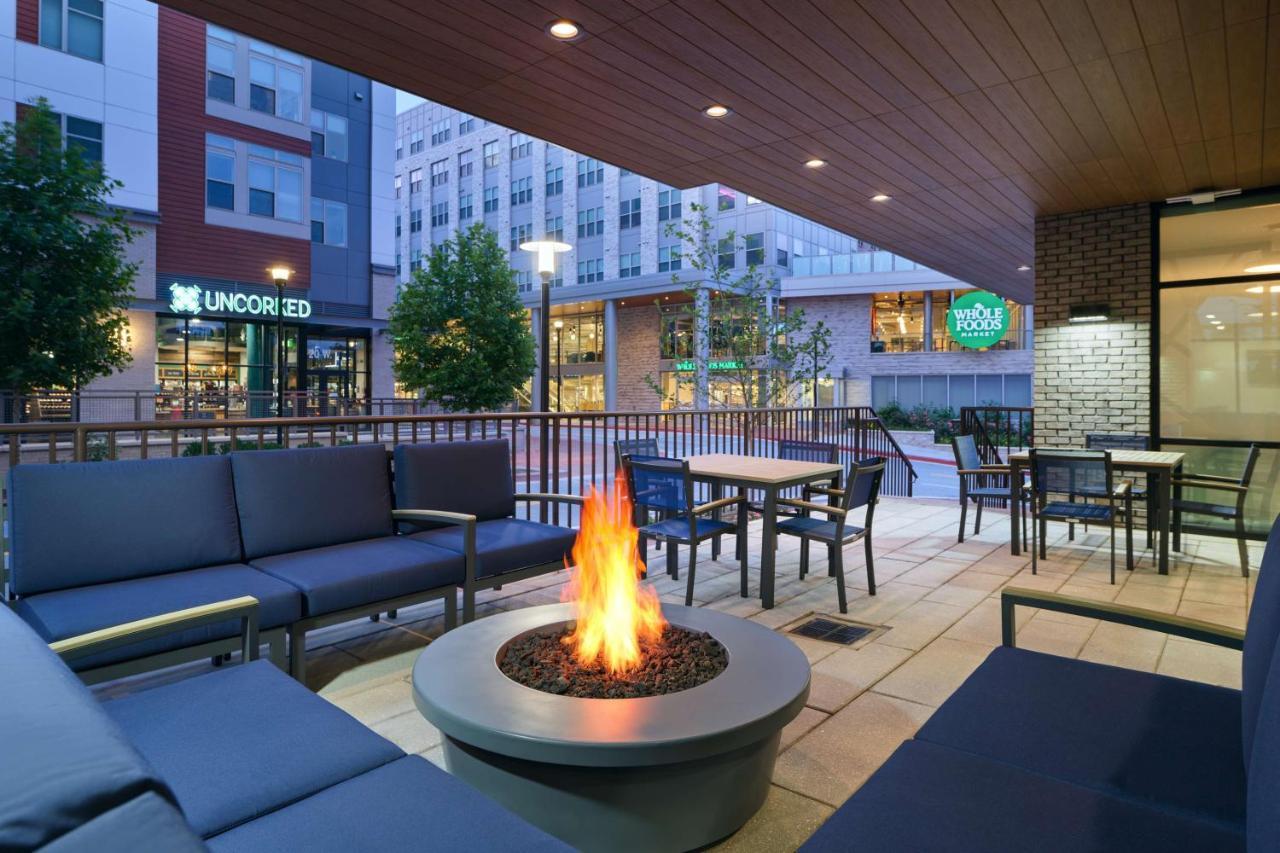 Hampton Inn Towson Downtown Экстерьер фото